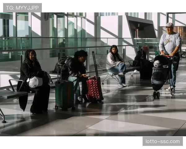 花絮：因航班延误，客队赛前半小时才抵达球场